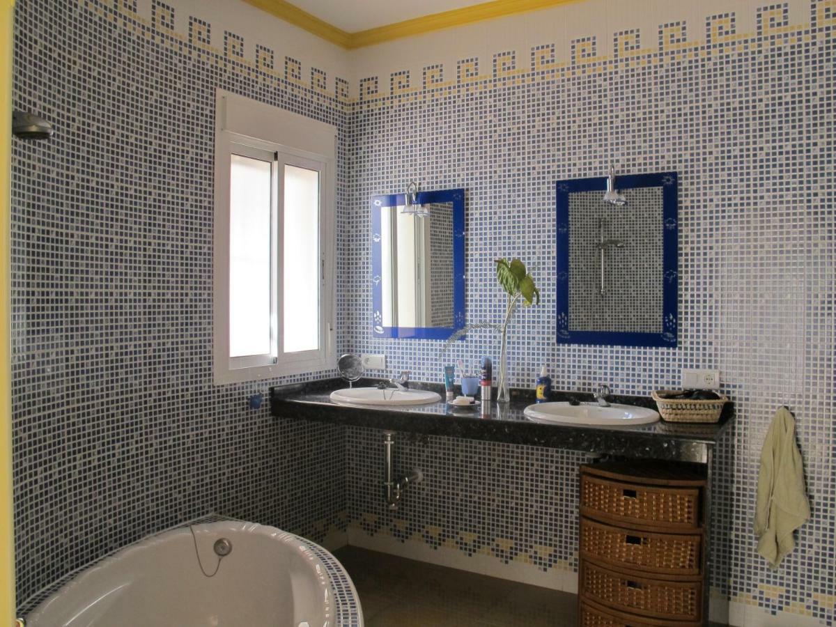 Villa Camakini With Heated Pool And Sea View Аренас Экстерьер фото