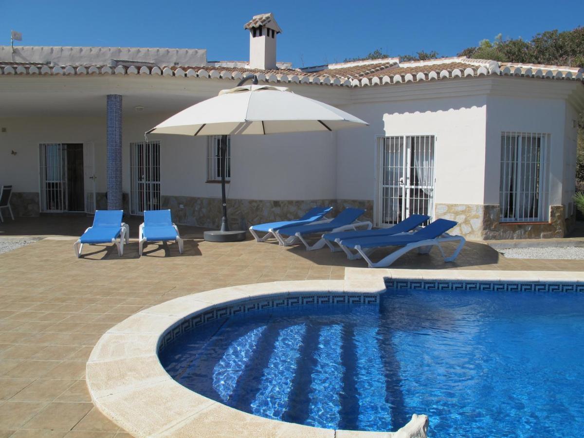 Villa Camakini With Heated Pool And Sea View Аренас Экстерьер фото