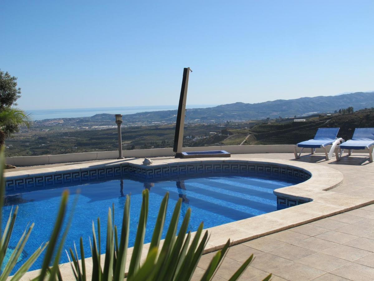 Villa Camakini With Heated Pool And Sea View Аренас Экстерьер фото