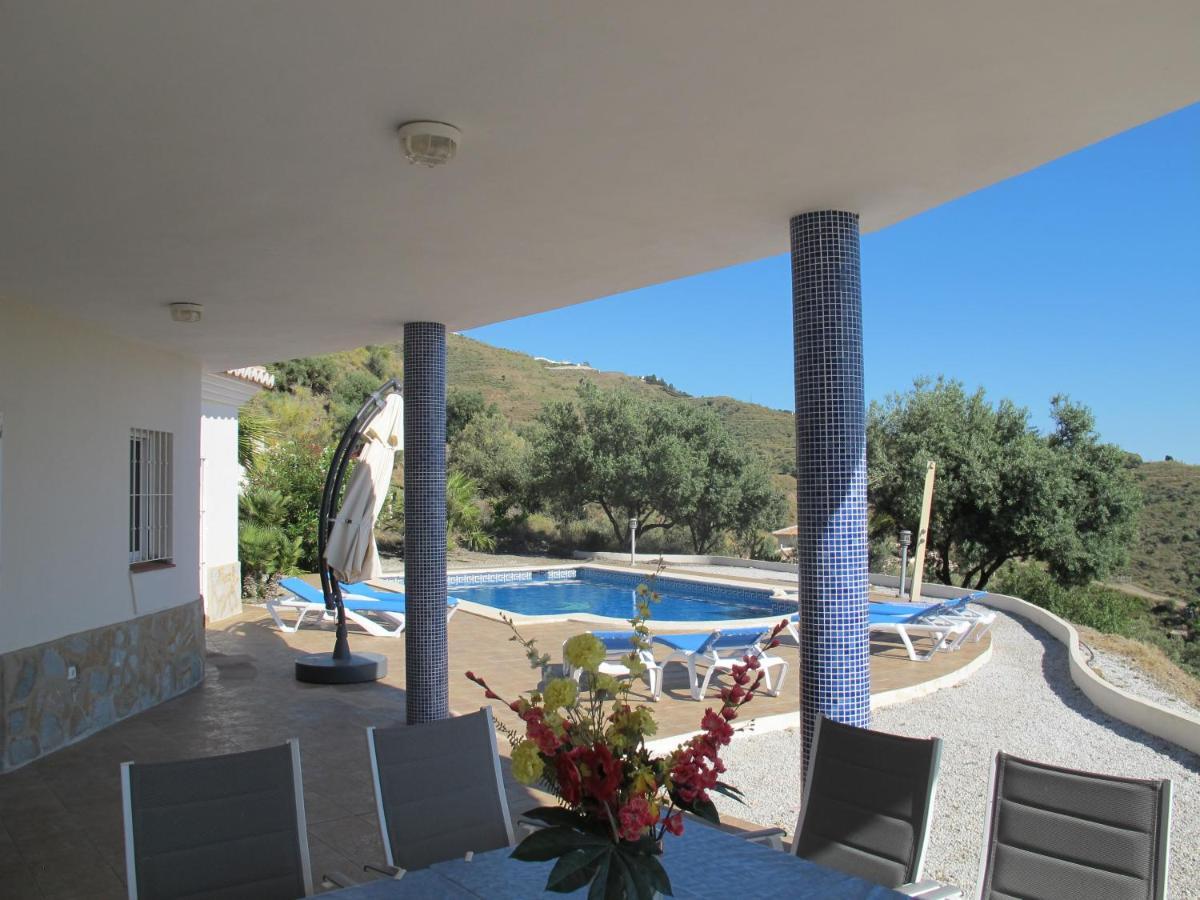 Villa Camakini With Heated Pool And Sea View Аренас Экстерьер фото